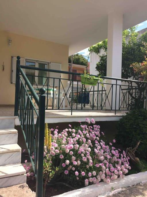 Charming 2 Mins Walk To Hébergement de vacances