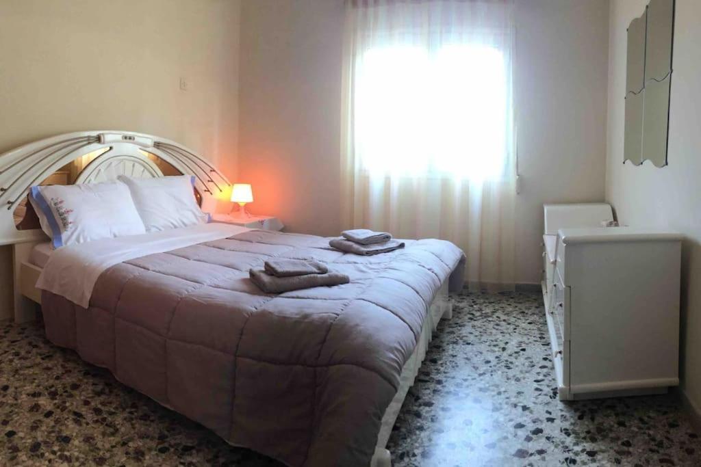 Charming 2 Mins Walk To Agios Spyridon (Spata-Artemida)