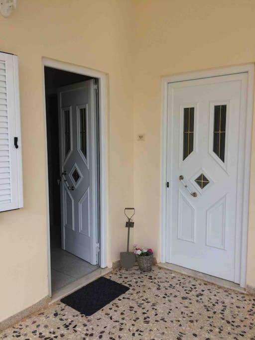 Charming 2 Mins Walk To * Agios Spyridon (Spata-Artemida)