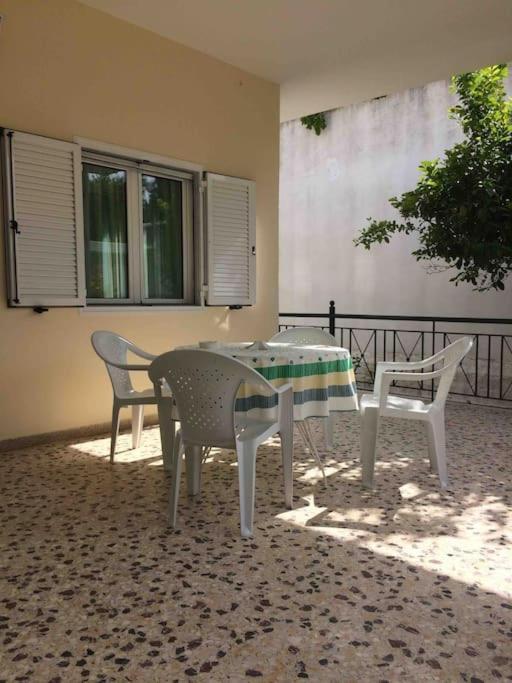Charming 2 Mins Walk To Hébergement de vacances
